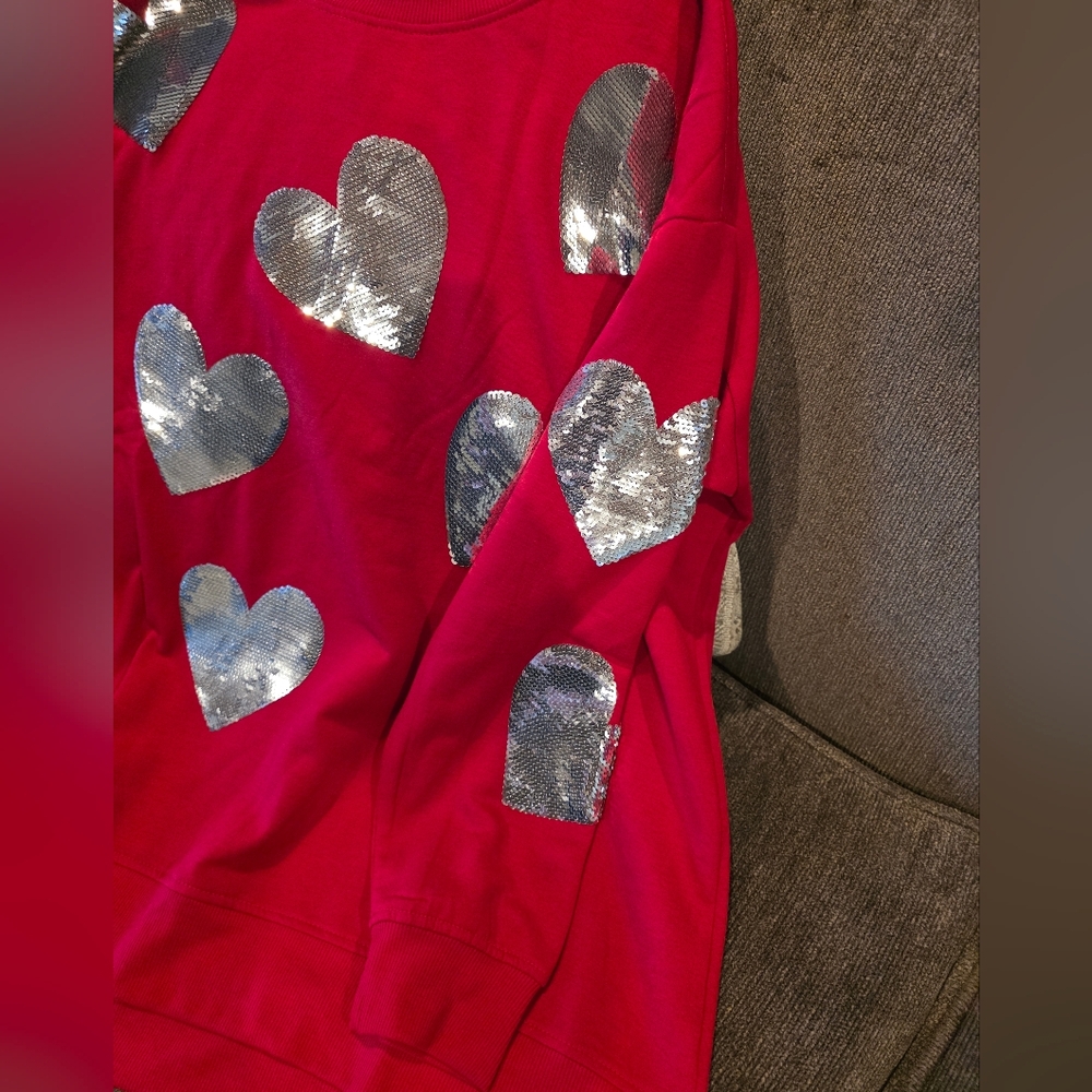 Gorgeous Sequin Detail Heart Top-NWT - Picture 4 of 4